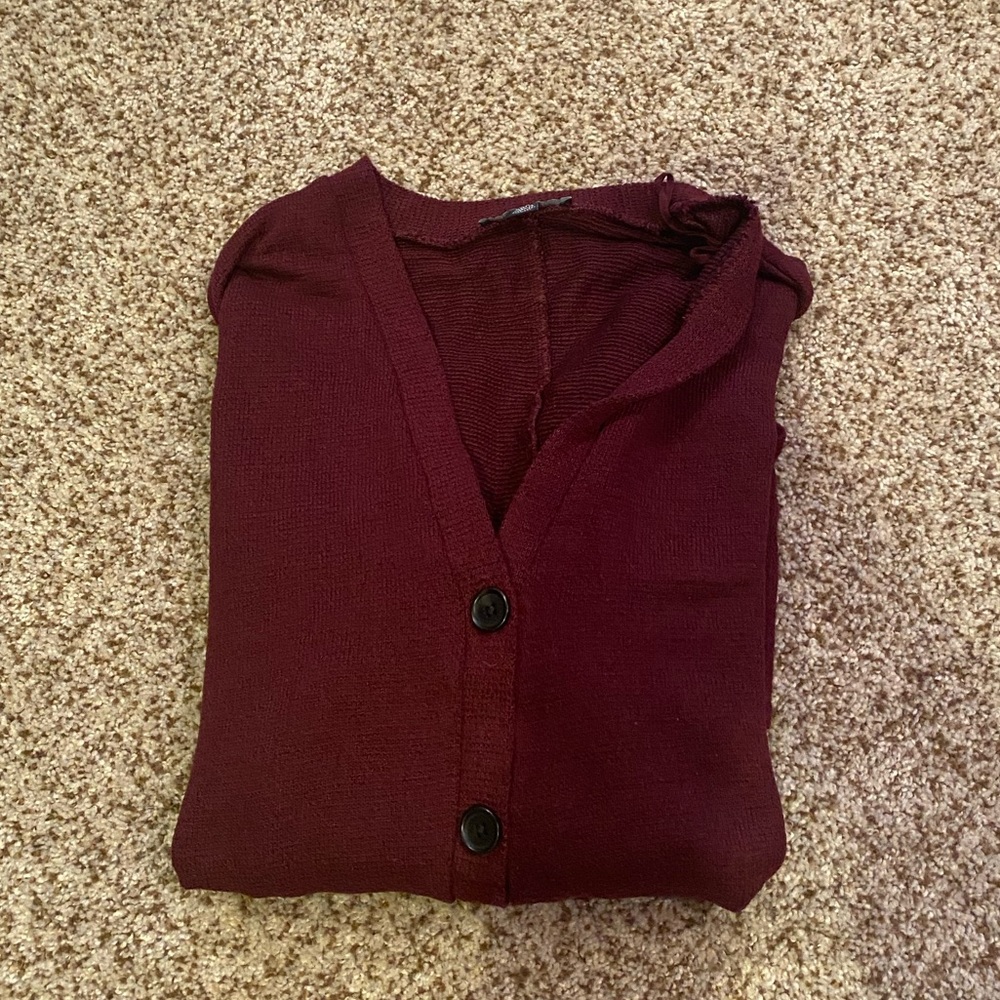 COMFY MAROON AMERICAN EAGLE CARDIGAN